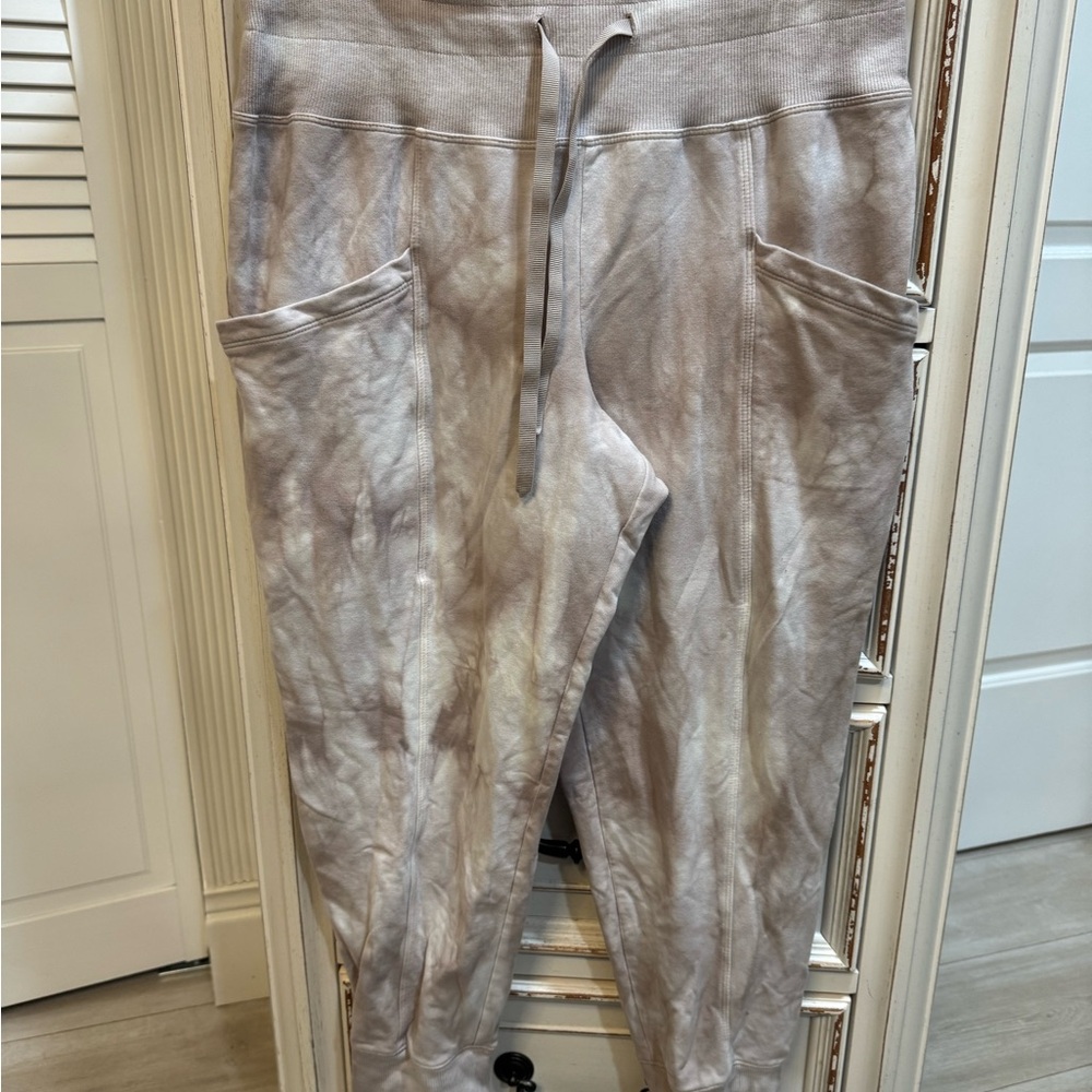 All In Motion Women Gray Tie-Dye Jogger Pants